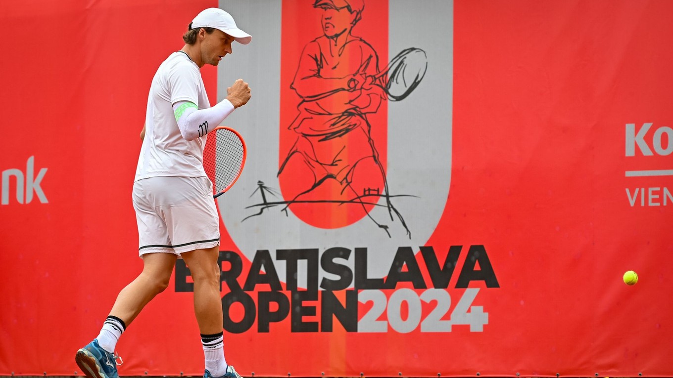 Slovenský tenista Jozef Kovalík počas zápasu 1. kola dvojhry na antukovom challengeri Bratislava Open.