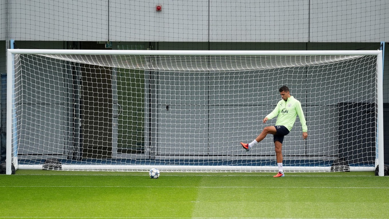 Rodri počas tréningu v City Football Academy.