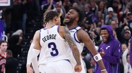 Keyonte George oslavuje. 