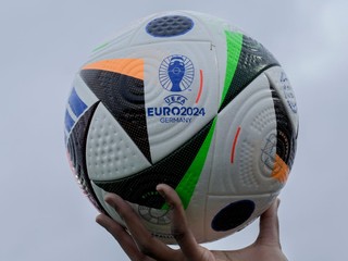Oficiálna futbalová lopta pre EURO 2024.