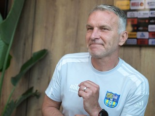 Roman Skuhravý.