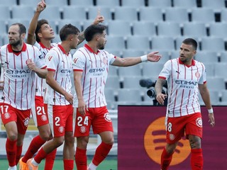 Girona oslavuje gól. 