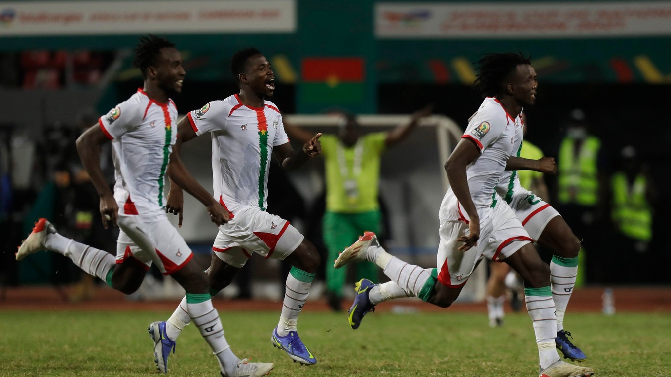 Futbalisti Burkiny Faso sa tešia z postupu do štvrťfinále turnaja Africký pohár národov 2022.