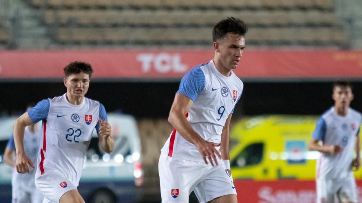 Roman Čerepkai (vpravo) a Ján Murgaš v prípravnom zápase Španielsko U21 - Slovensko U21.