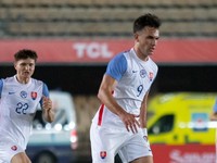 Roman Čerepkai (vpravo) a Ján Murgaš v prípravnom zápase Španielsko U21 - Slovensko U21.