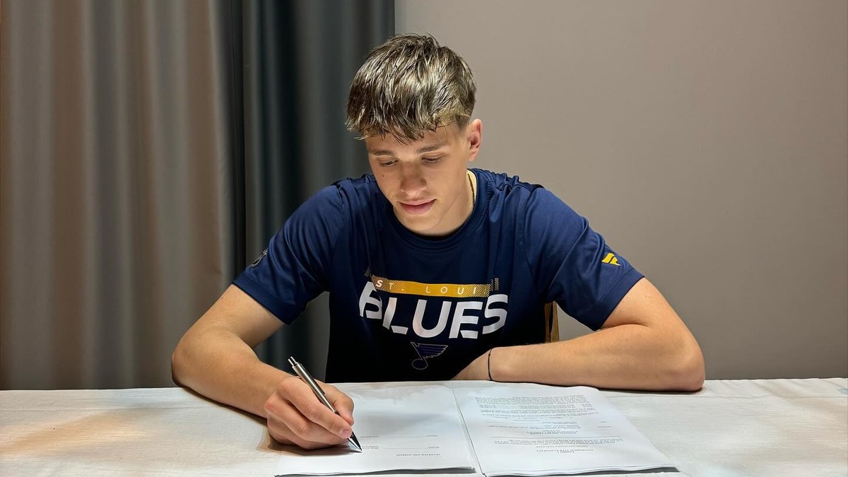 NHL: Juraj Pekarčík podpísal nováčikovskú zmluvu so St. Louis Blues | SPORTNET