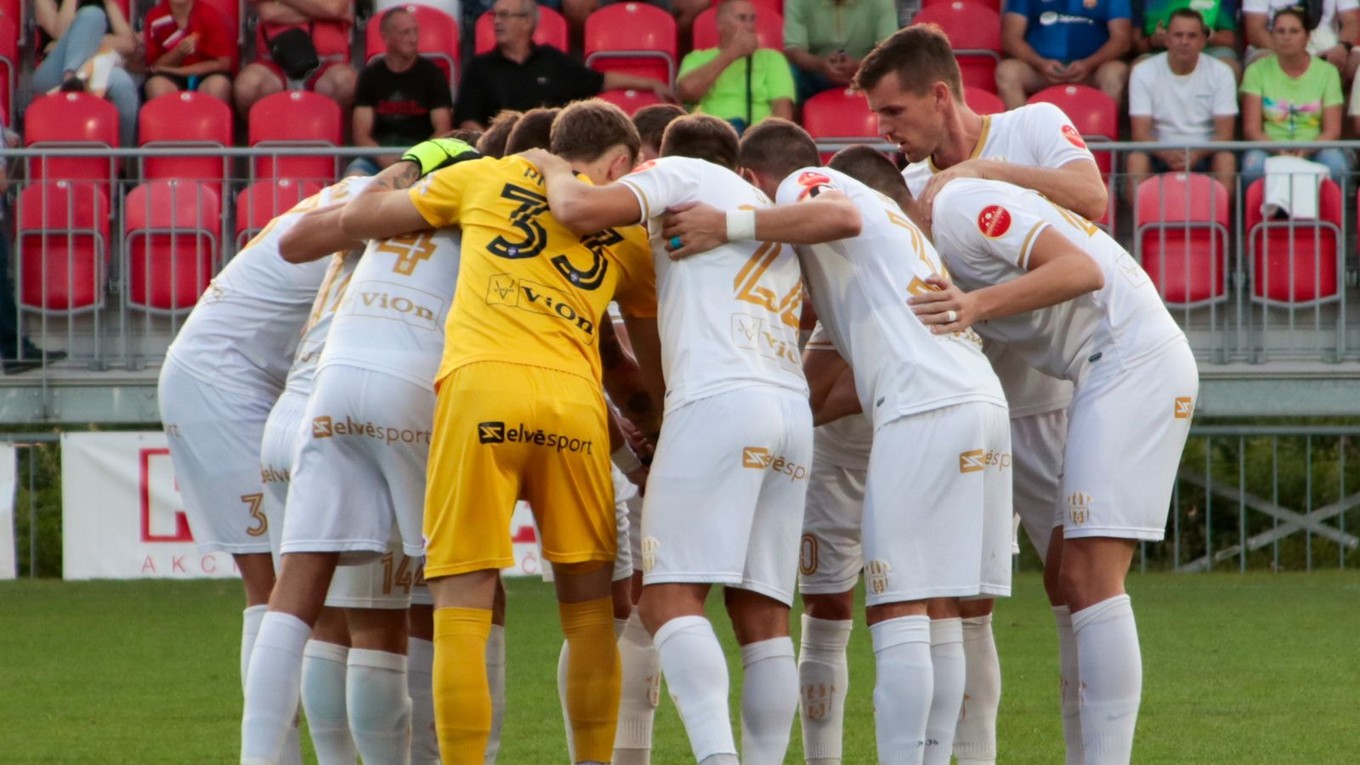 Futbalisti FC ViOn Zlaté Moravce.