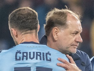 Tréner ŠK Slovan Bratislava Vladimír Weiss st. a Aleksandar Čavrič.