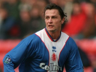 Vladimír Kinder v drese FC Middlesbrough v roku 1998.