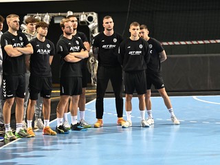 Tréner Radoslav Antl počas tréningu Tatrana Prešov.