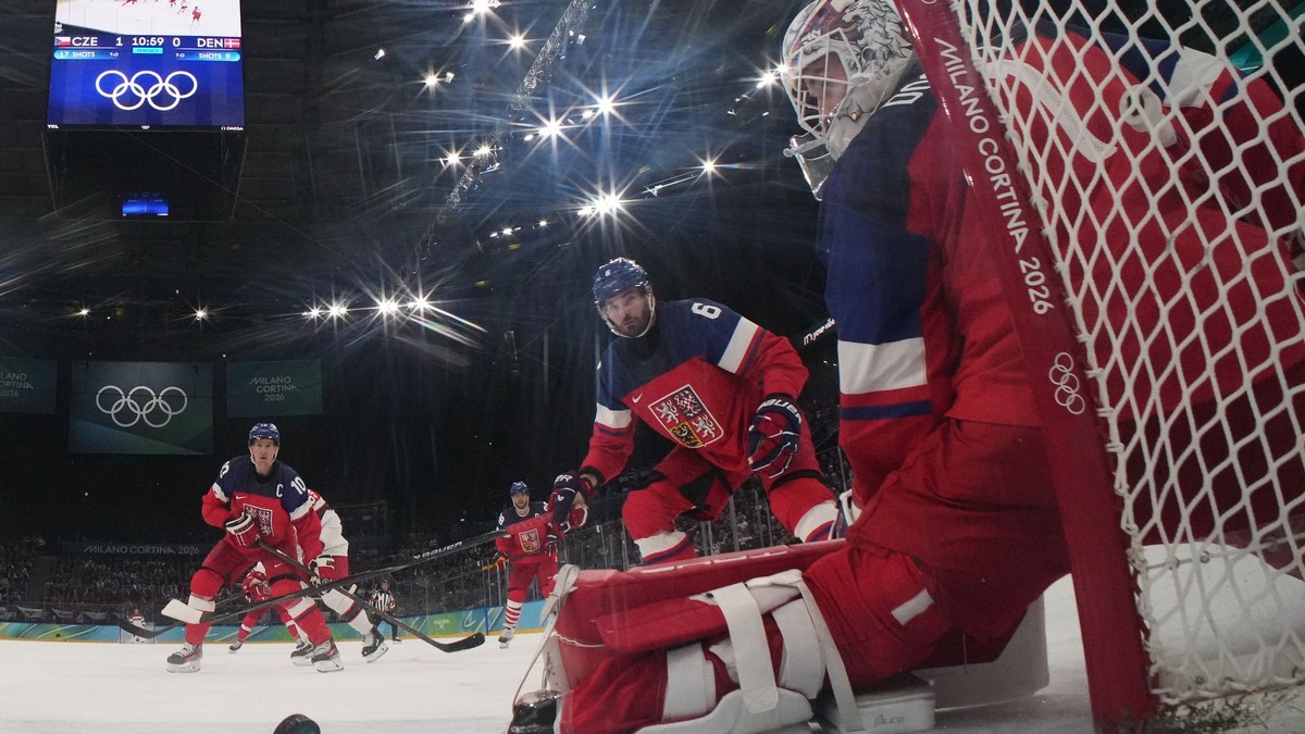 Momentka zo zápasu Česko - Dánsko na ZOH 2026.
