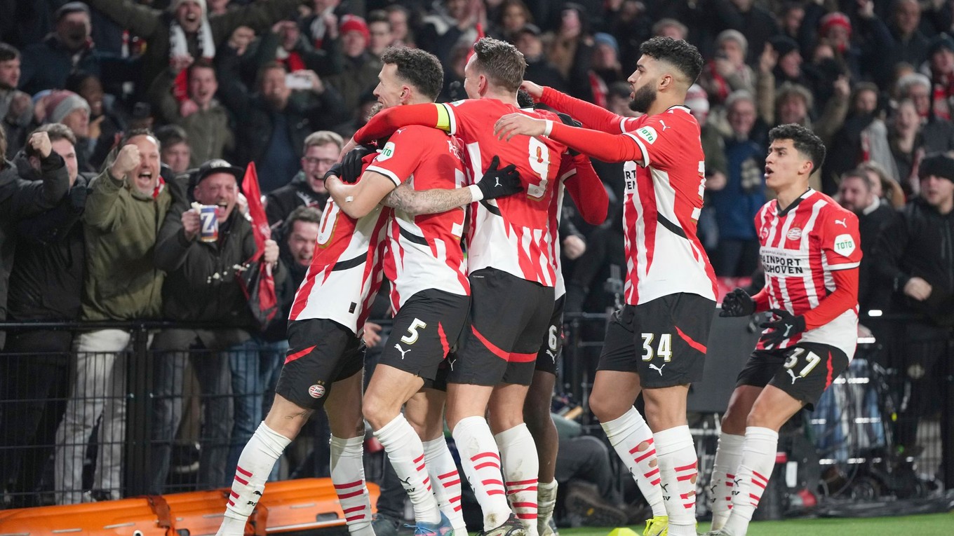 Futbalisti PSV Eindhoven sa tešia z gólu. 