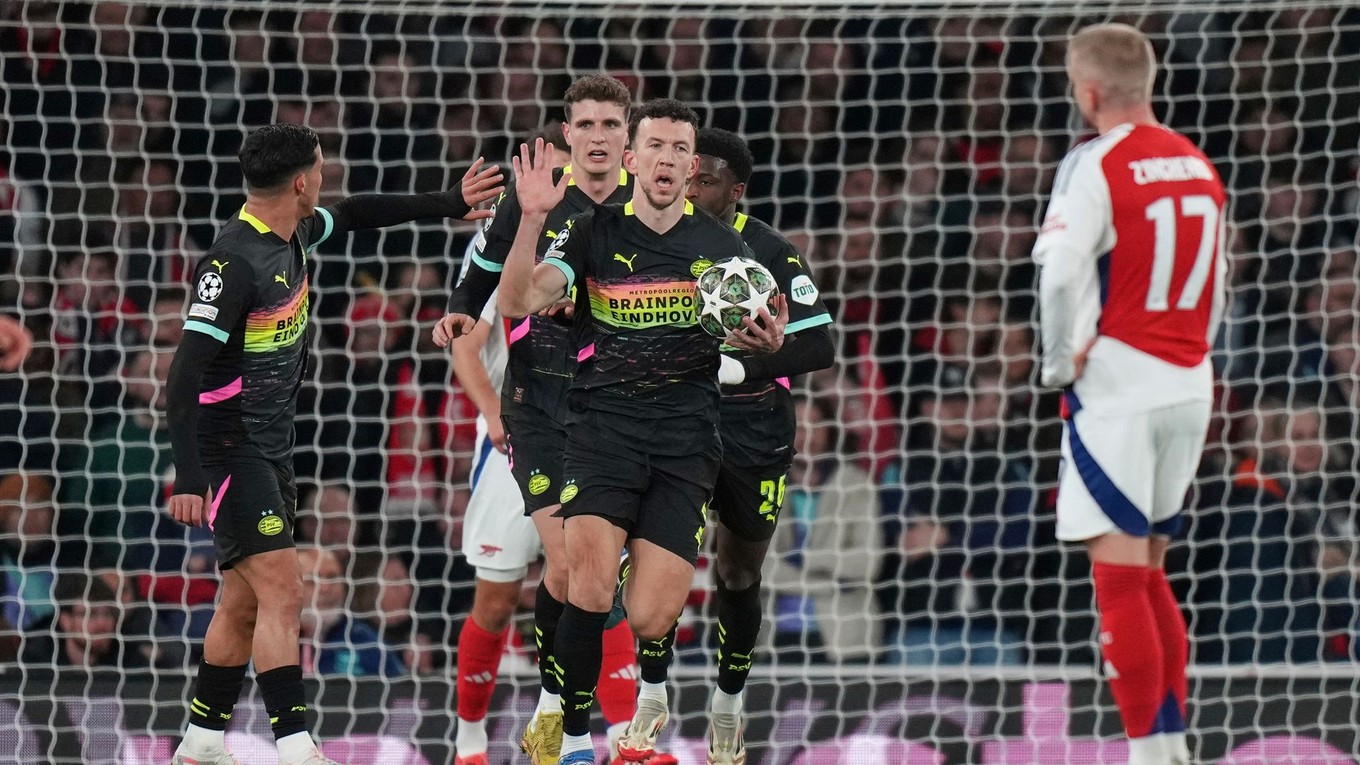 Ivan Perišič oslavuje gól v zápase Arsenal - PSV Eindhoven