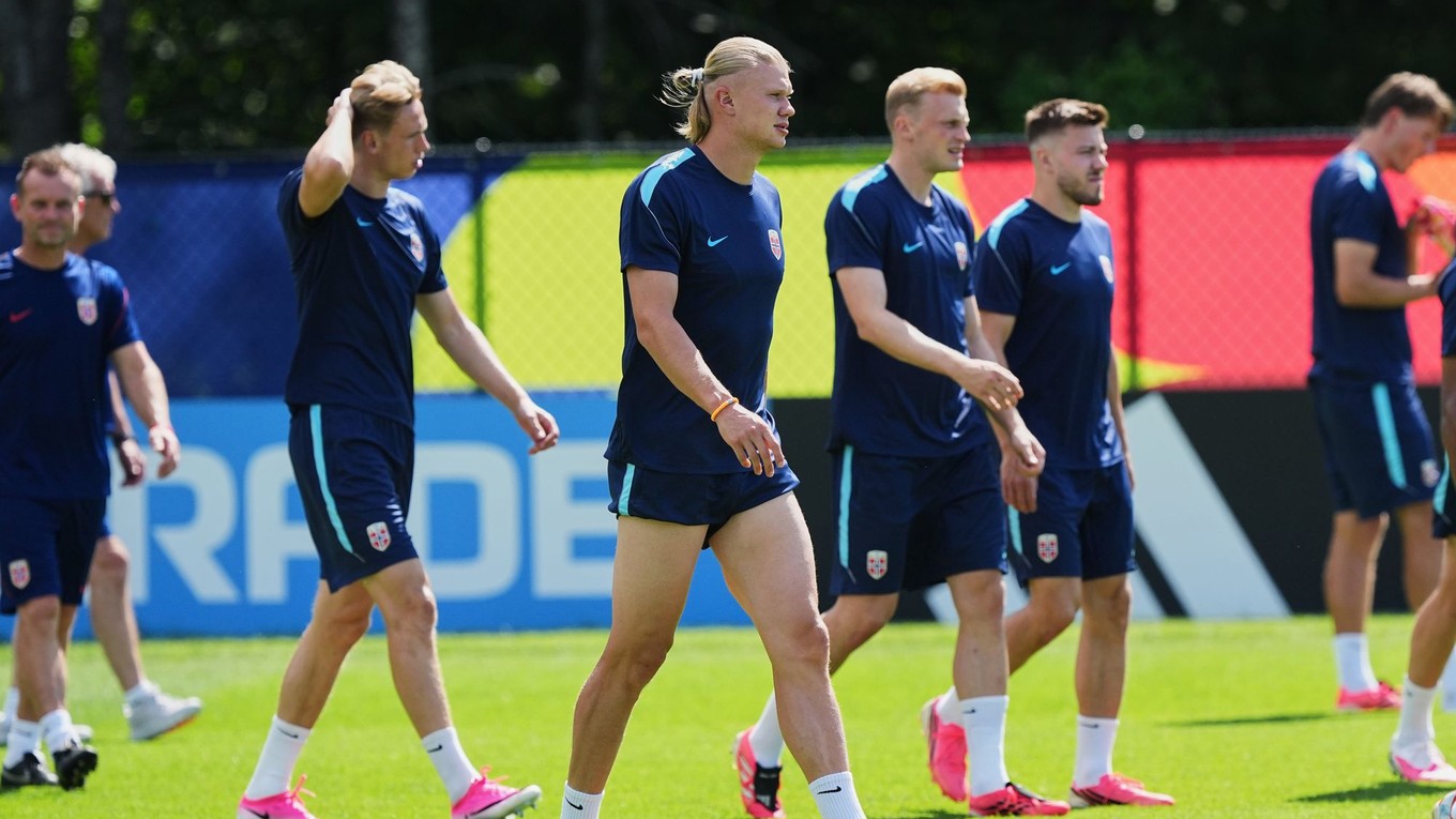 Futbalisti Nórska na tréningu