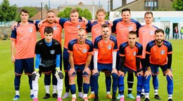 Futbalisti ŠK Nesvady - hore zľava Attila Tóth, M. Valkovský, D. Ba, V. Dubinin, A. Varga a R. Kürthy, dole zľava M. Ilkiv, D. Lukacsovics, I. Tóth, A. Hrúz a L. Szikora.