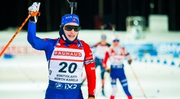 Na snímke slovenská biatlonistka Paulína Bátovská Fialková sa raduje v cieli vytrvalostných pretekov na 15 km.