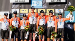 Cyklisti britského tímu Ineos Grenadiers