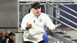 Tréner Slovana Vladimír Weiss st. reaguje v 3. kole nadstavbovej časti Niké ligy skupiny o titul ŠK Slovan Bratislava - Podbrezová.