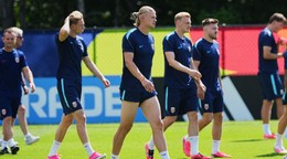 Futbalisti Nórska na tréningu