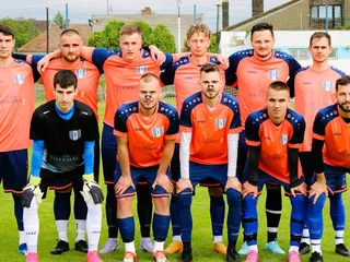 Futbalisti ŠK Nesvady - hore zľava Attila Tóth, M. Valkovský, D. Ba, V. Dubinin, A. Varga a R. Kürthy, dole zľava M. Ilkiv, D. Lukacsovics, I. Tóth, A. Hrúz a L. Szikora.