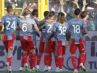 Cremonese oslavuje gól. 