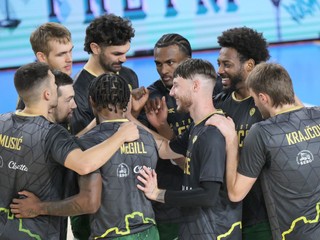 Hráči Patrioti Levice počas zápasu 1. kola Tipos SBL v basketbale mužov medzi Košice Wolves - Patrioti Levice. 