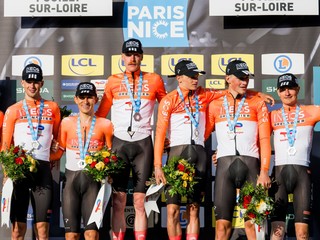 Cyklisti britského tímu Ineos Grenadiers