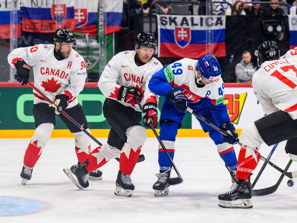 Momentka zo zápasu Slovensko - Kanada v skupine A na MS v hokeji 2025.