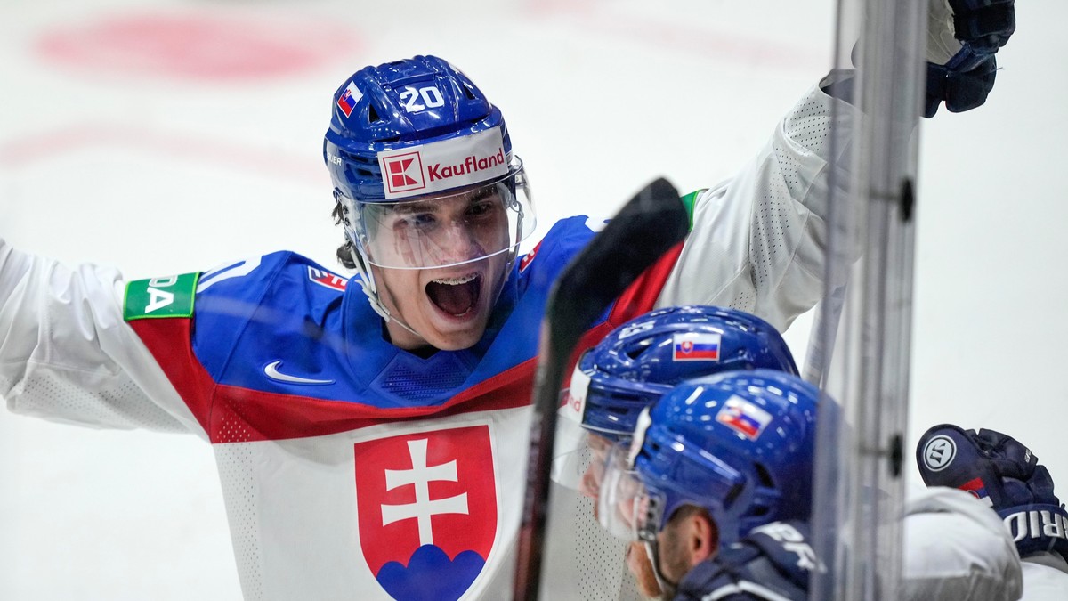 Slafkovský: Veľa ľudí si myslí, že moje hokejové IQ nie je vysoké, ale podľa mňa je v pohode