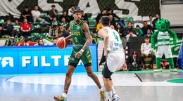 Fotka zo zápasu Bursaspor Basketbol - Patrioti Levice.