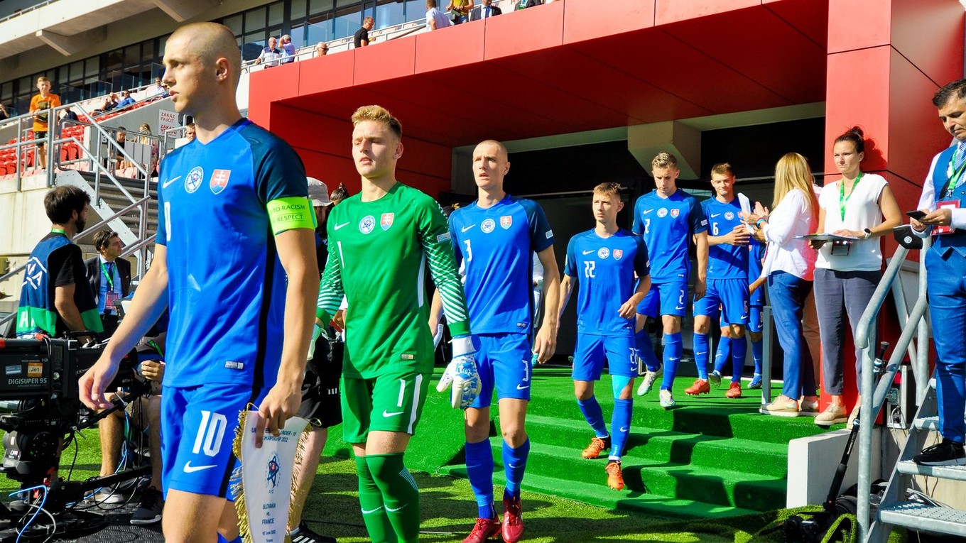 Slovenskí futbaloví reprezentanti do 19 rokov.