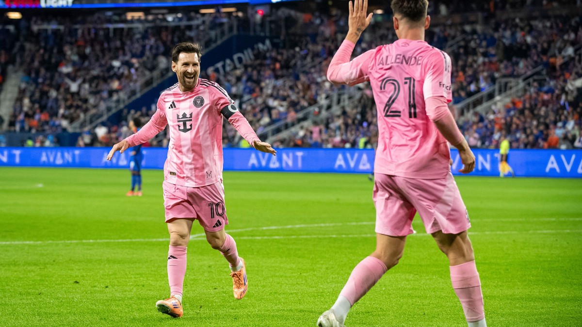 Lionel Messi sa teší z gólu