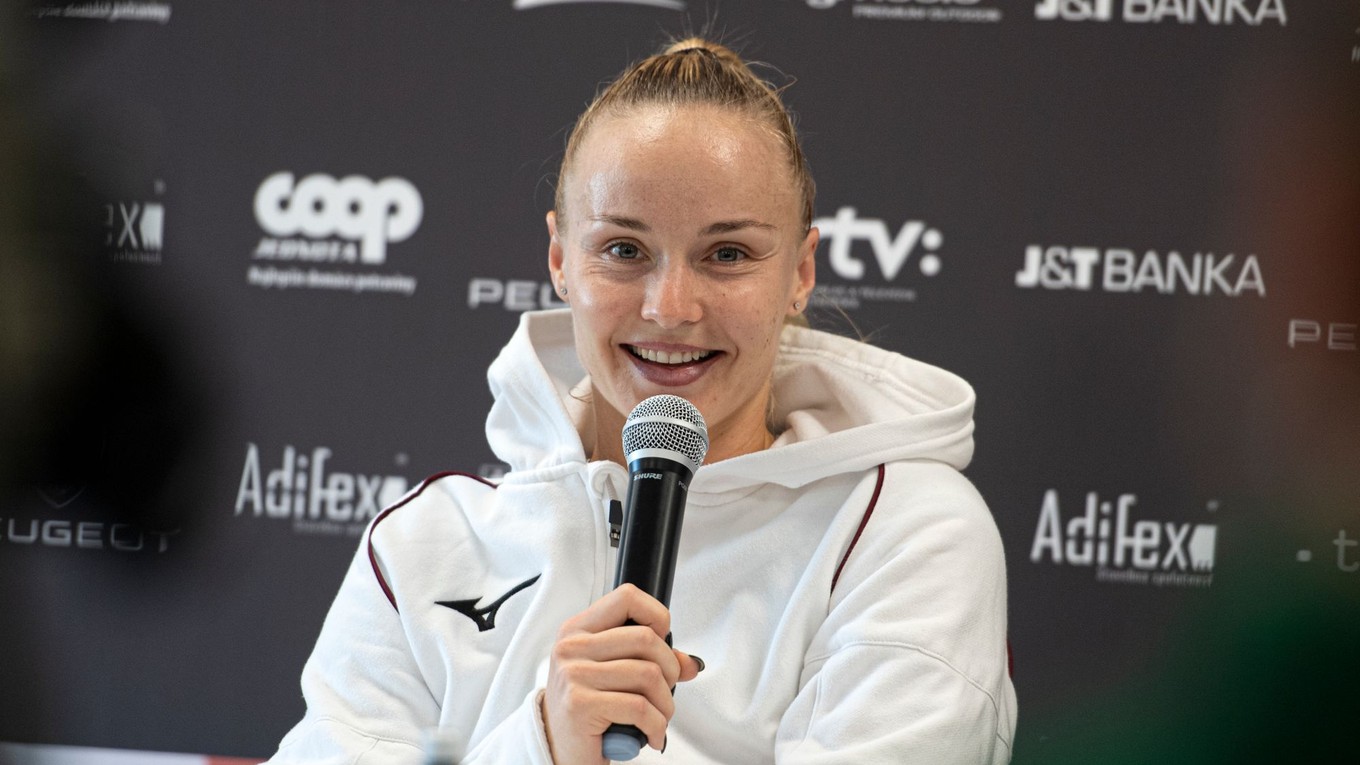 Rebecca Šramková počas tlačovej konferencie pred ženským turnajom J&T Banka Slovak Open 2023