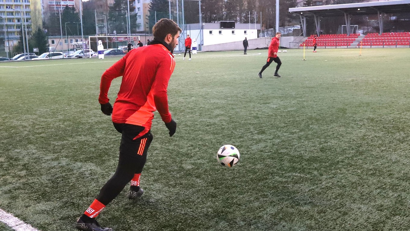 Hráči MFK Dukla Banská Bystrica počas tréningu v rámci zimnej prípravy futbalovej Niké ligy.