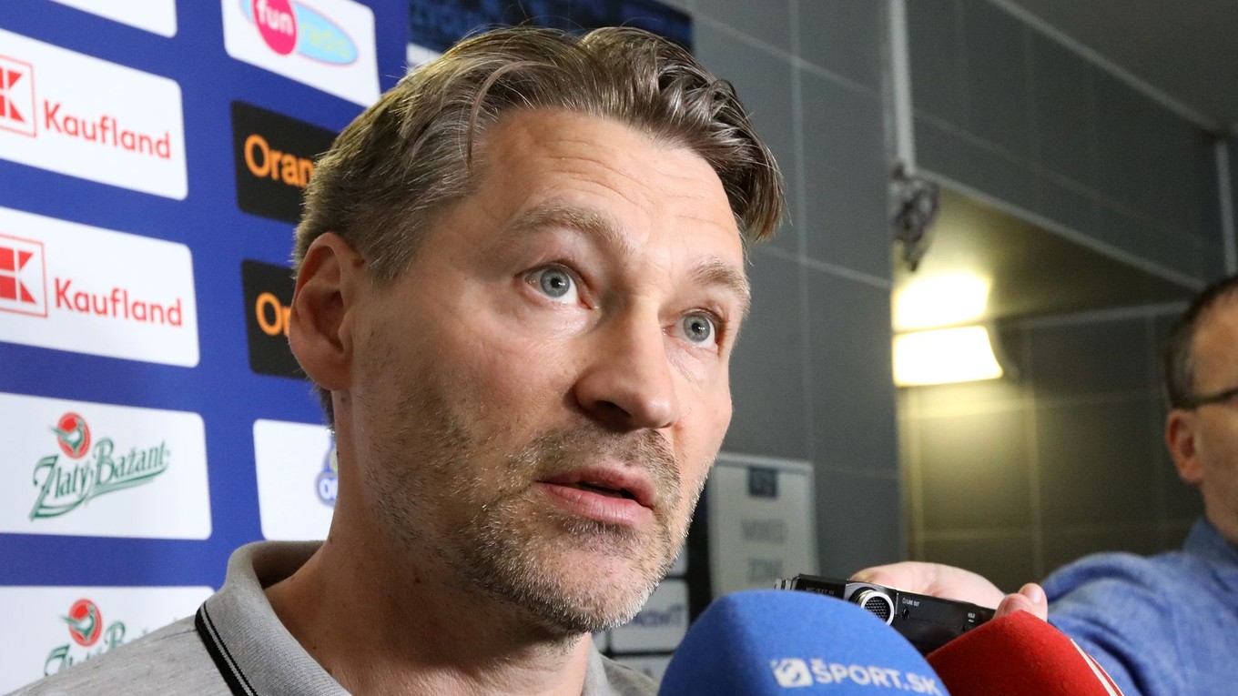 tréner Vladimír Országh počas zrazu vo Zvolene