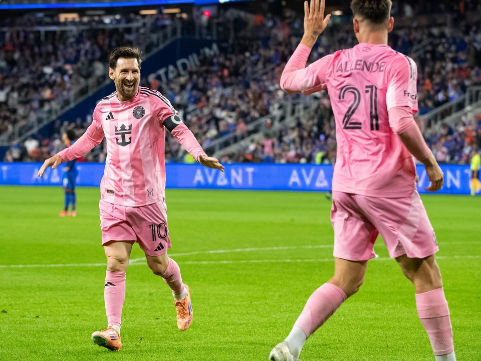 Lionel Messi sa teší z gólu