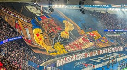 Choreo ultras PSG v zápase proti FC Barcelona.