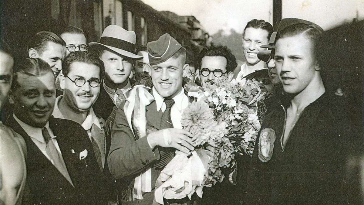 Jozef Herda po príchode z OH 1936.
