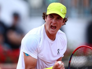 Brazílsky tenista Joao Fonseca na Roland Garros 2025.