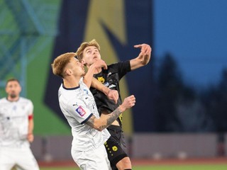 Momentka zo zápasu Černihiv - Metalist.