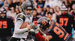 Momentka zo zápasu Nitra Knights - Vysočina Gladiators v Czech Bowle 2026.