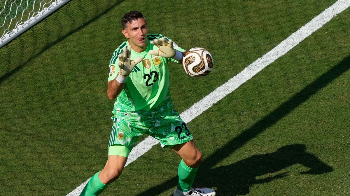 Emiliano Martinez.