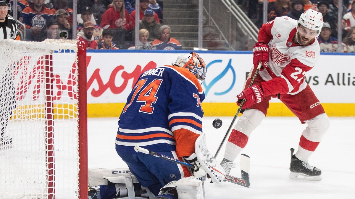 Michael Rasmussen a Stuart Skinner.