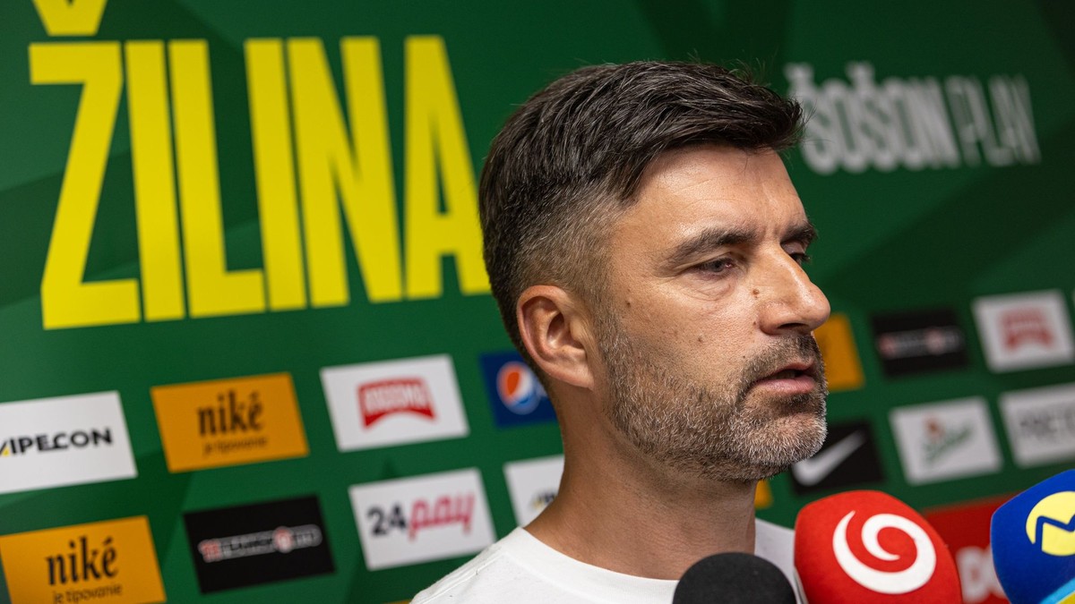 Na snímke hlavný tréner MŠK Žilina Pavol Staňo.
