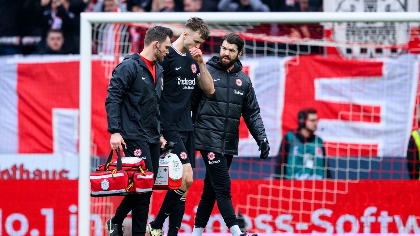 Saša Kalajdžič z Eintrachtu Frankfurt sa zranil