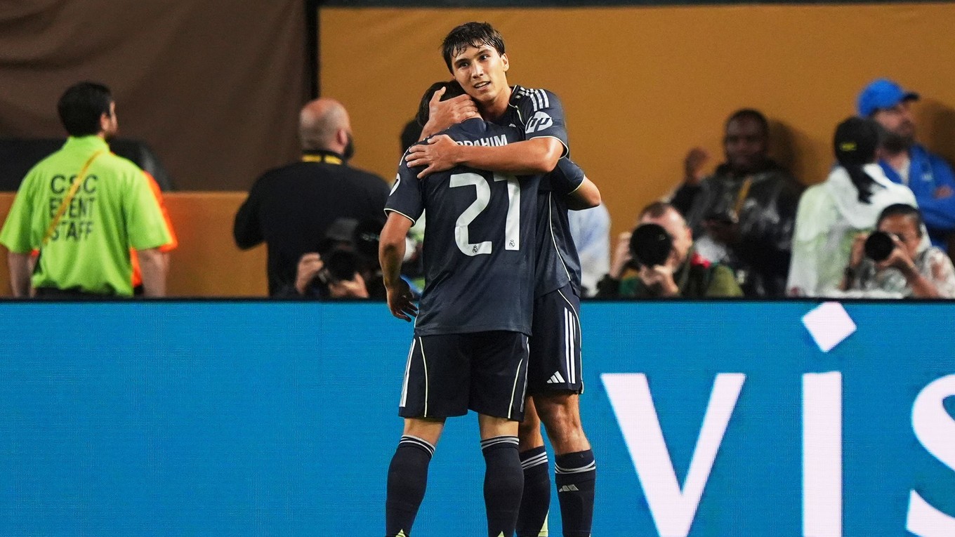 Real Madrid oslavuje gól. 