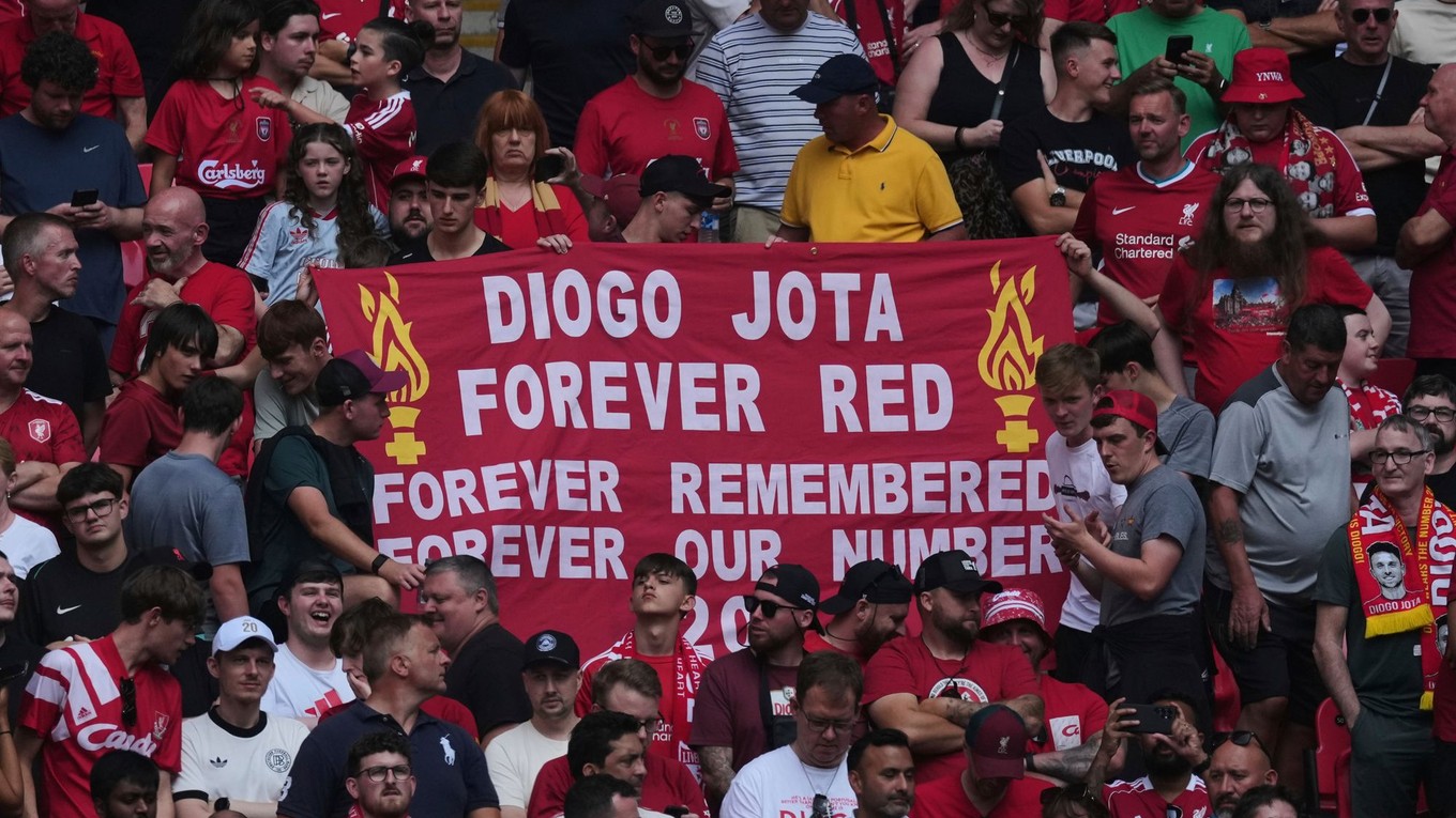 Fanúšikovia Liverpoolu. 