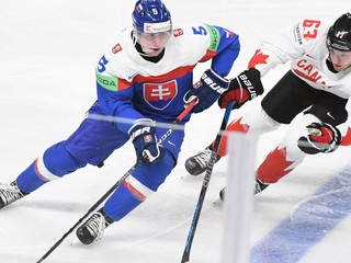 Šimon Nemec sa pridal na MS v hokeji 2023 k slovenskej reprezentácii pred zápasom s Kanadou.