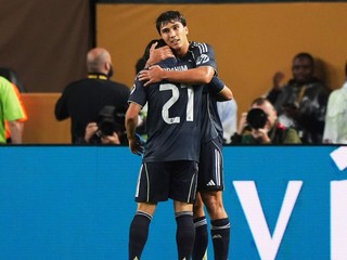Real Madrid oslavuje gól. 