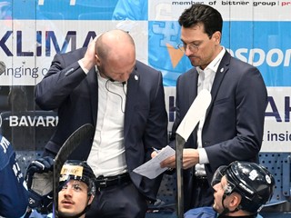 Brad Tapper a vľavo jeho asistent Tomáš Surový.